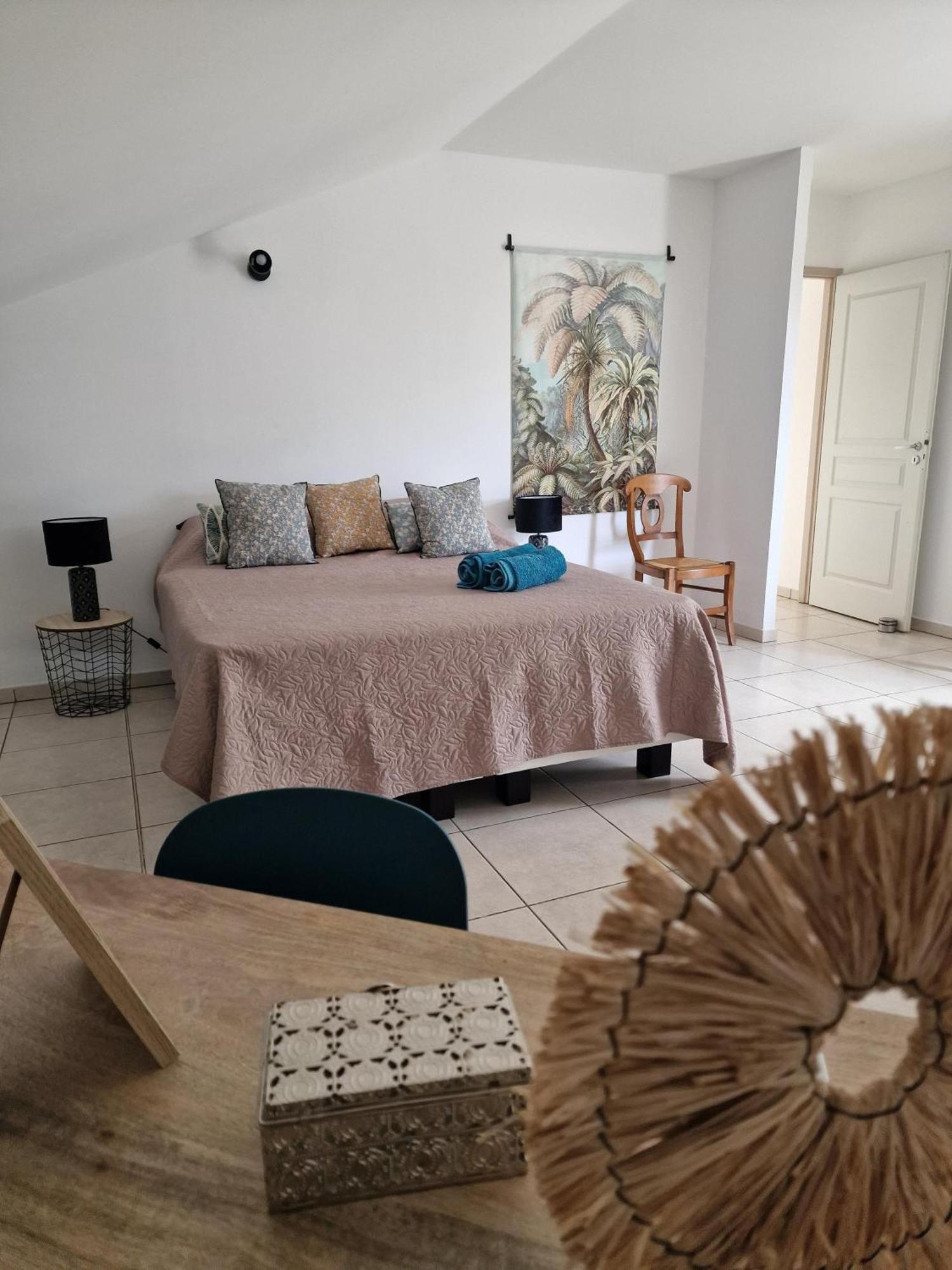 Appartement Villa Sur Le Toit, Vue Mer Saint-Gilles-les Bains Exteriör bild