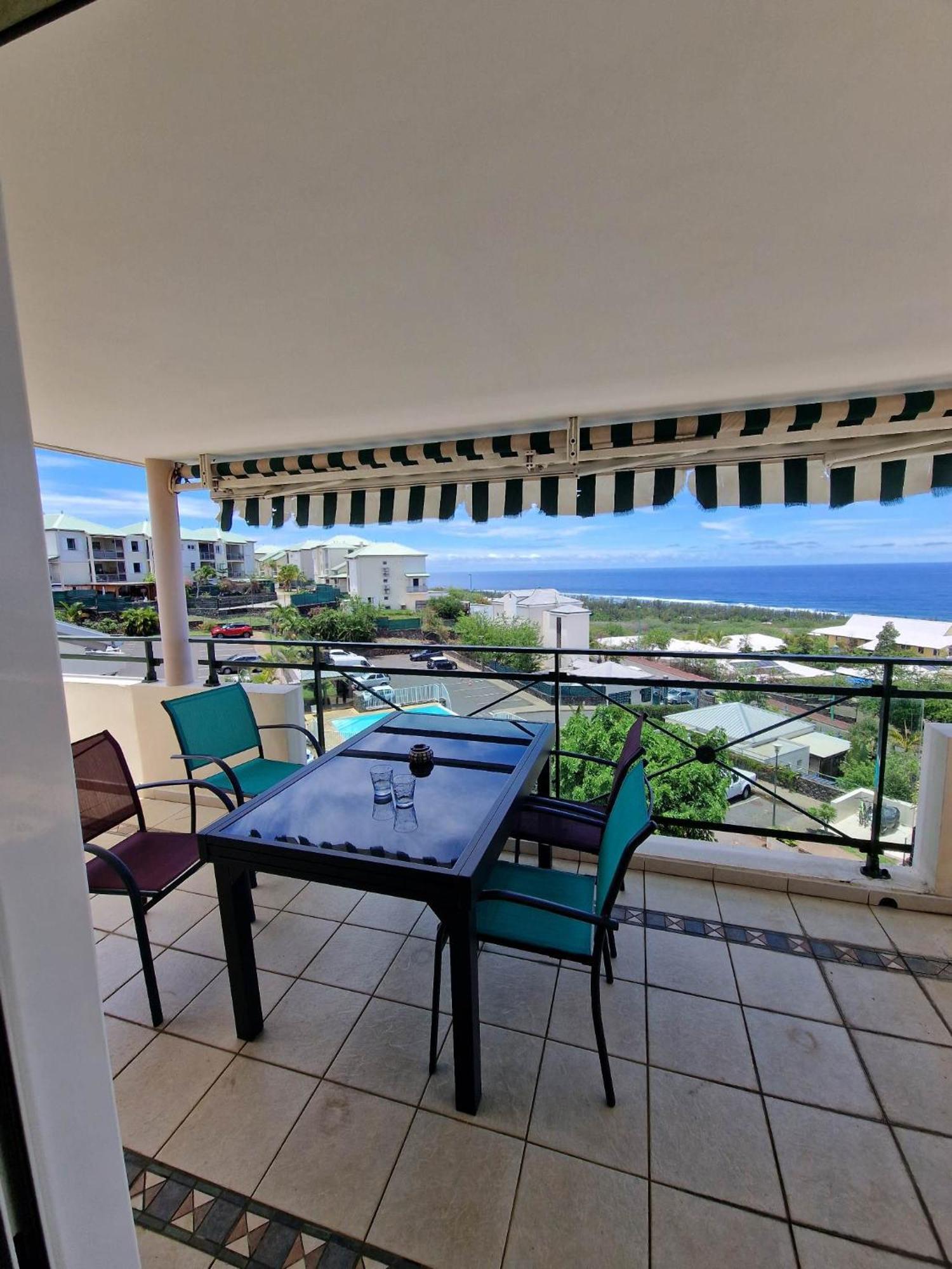 Appartement Villa Sur Le Toit, Vue Mer Saint-Gilles-les Bains Exteriör bild