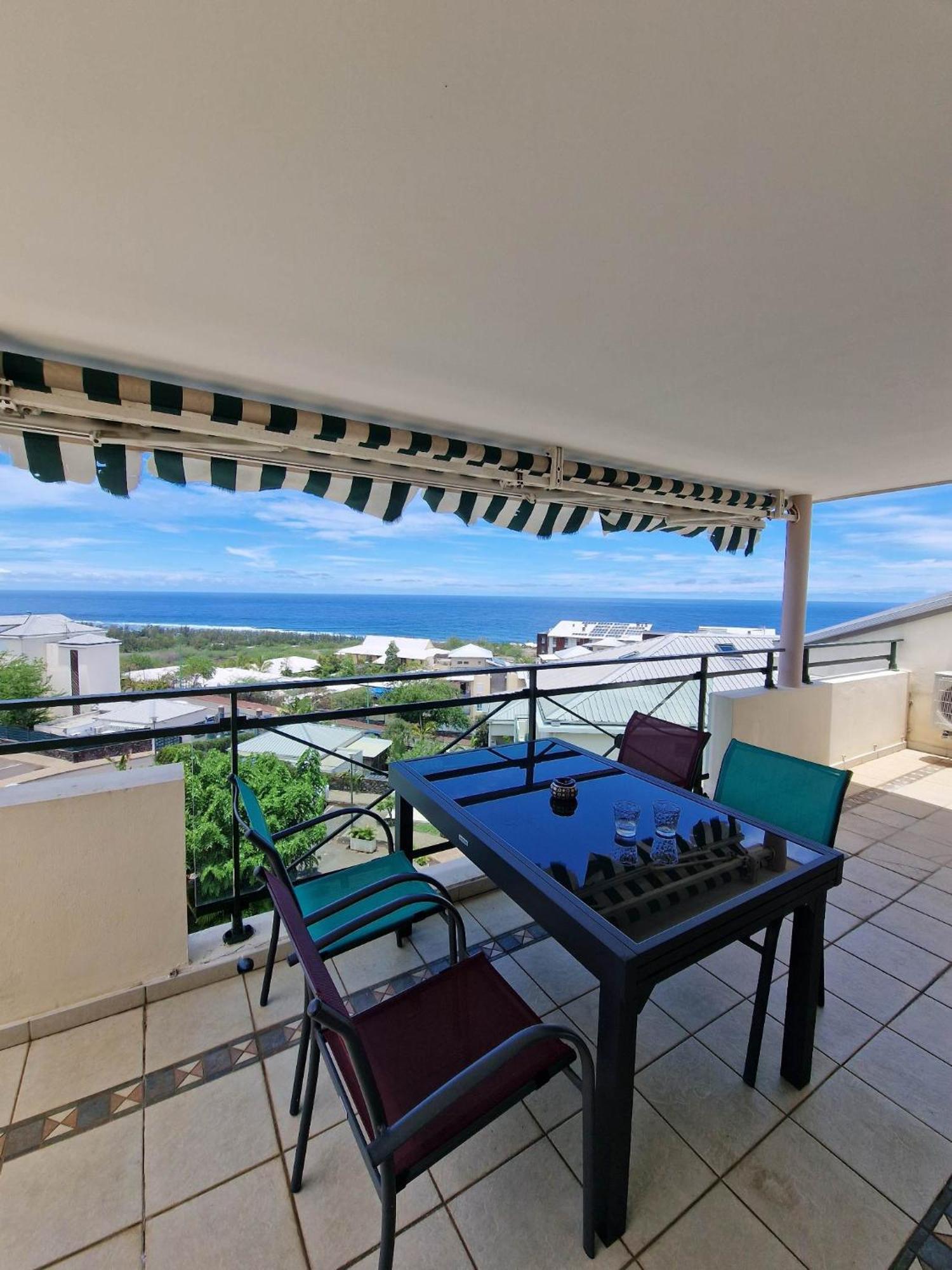 Appartement Villa Sur Le Toit, Vue Mer Saint-Gilles-les Bains Exteriör bild